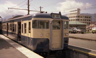 �͌��� 4572M