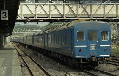 �F�� ����