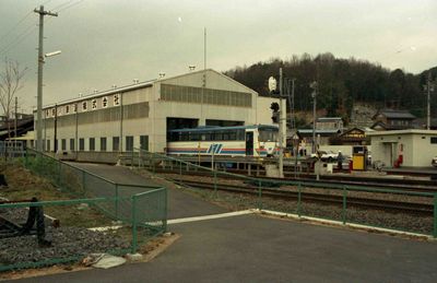 �� �i�K��3