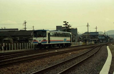 �� �i�K��3