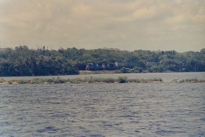 �P�l�f�B�F���Z���^�[����̋A��̉ݕ����