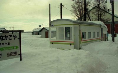 �{������