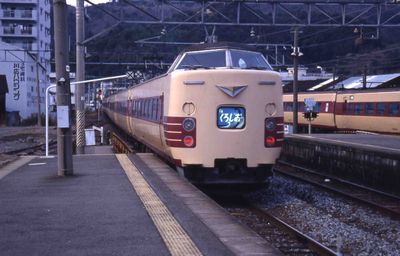 �C�� ���낵���Q�Q��